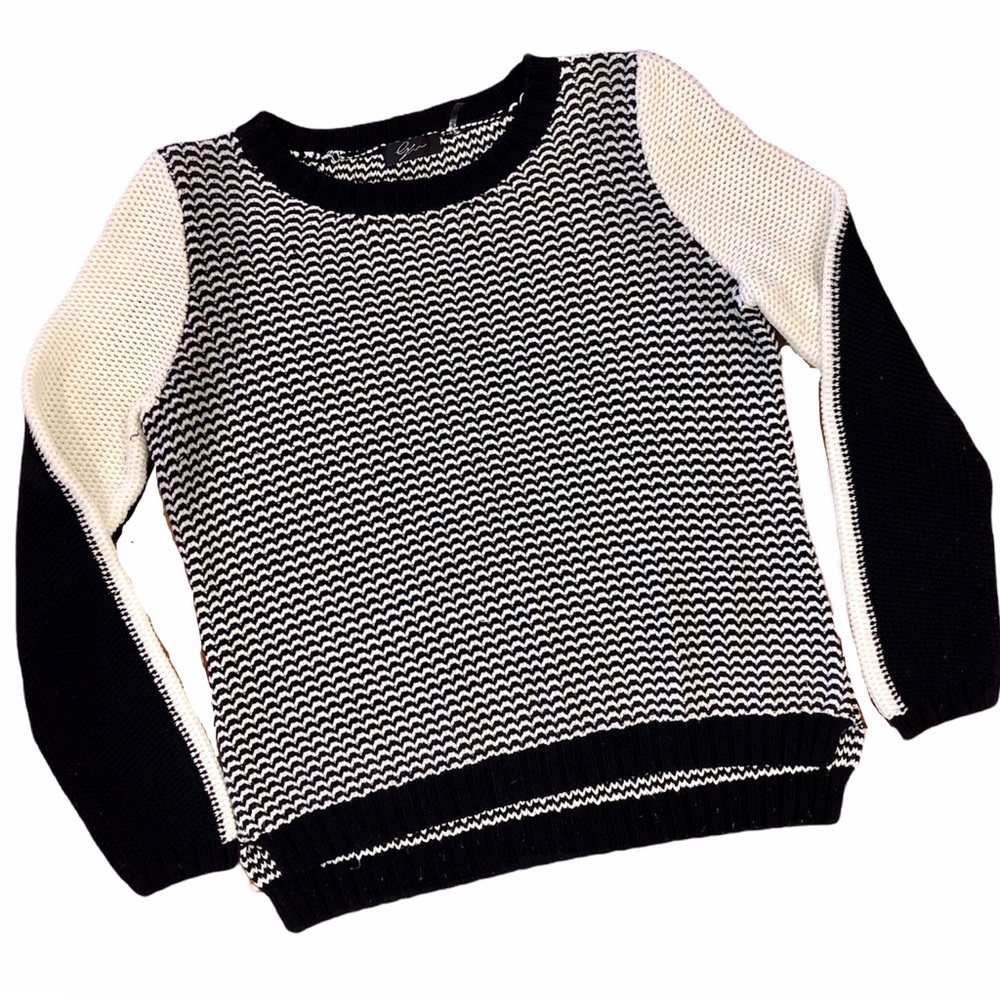 Women's Black and Cream Crewneck Sweater - Classic Knit